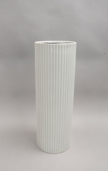 Fürstenberg, Bodenvase, Weißporzellan, zylinderförmig, mit kannelierter Außenwand