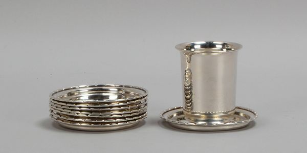 Silber-Konvolut, 925 Silber: einzelner Taufbecher und 8-tlg. Satz Untersetzer; Gew. 494 g