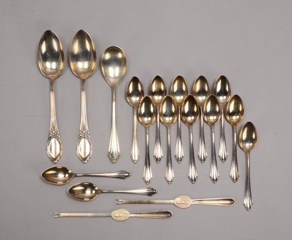 Tafelsilber-Konvolut, verschiedene Teile und Silbergehalte, 18 Teile/davon 800 Silber: 13x BSF-Kaffe