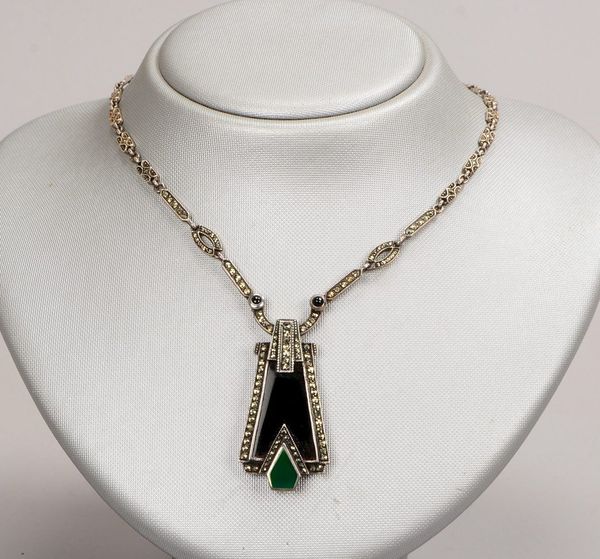 Collier (Art déco), Silber, mit Onyxbesatz und Markasiten; Länge 40 cm, Gew. 26 g