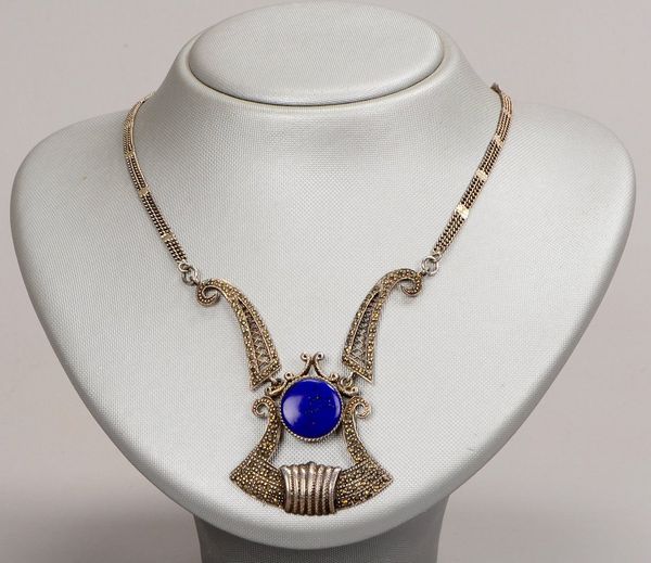 Collier (Art déco), Silber, mit Markasitenbesatz und Lapislazuli; Länge 48 cm, Gew. 22,50 g