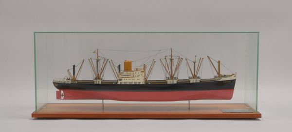 Schiffsmodell der 'TS Nabob' - Schiff des 'NDL' Bremen, '1:250', Modell unter Glassturz