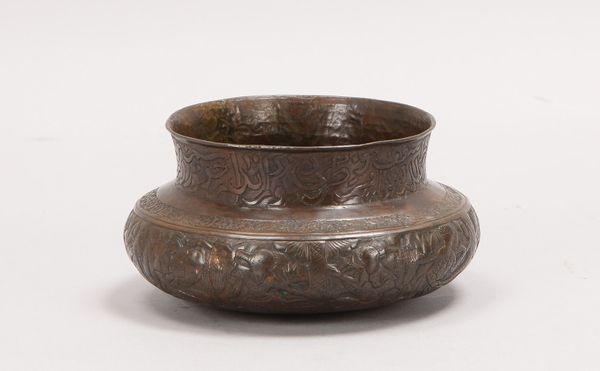 Schale (isl.), Messing, bronzef. Patina, Hals/Wandung mit figürl. Darst./arab. Kalligr.