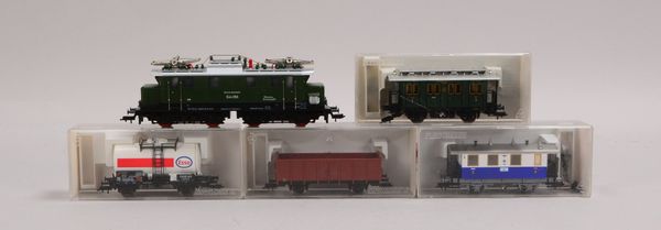 Modelleisenbahn, Fleischmann, 'Spur H0': E-Lok 'E44056', mit 4x Waggons - in OVP
