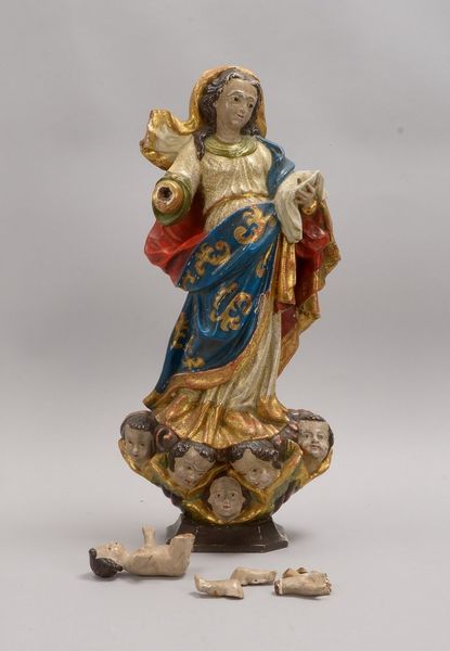 Madonnenfigur, holzgeschnitzt/mehrfarbig gefasst, Figur mit 6x 'Puttoköpfen'