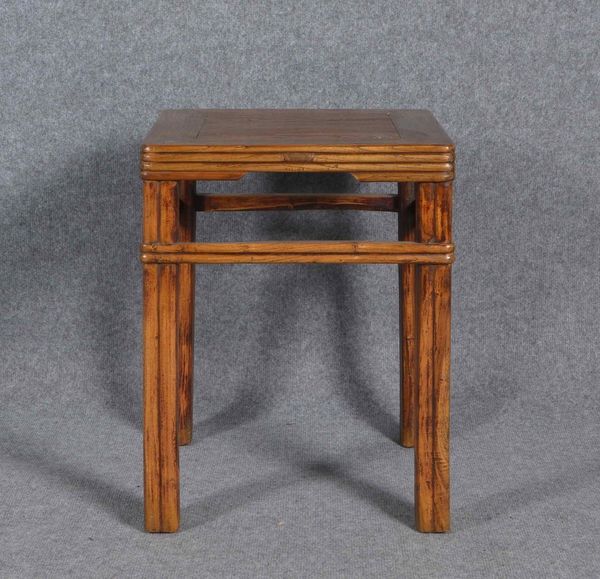 Beistelltisch, Ulmenholz, quadrat. Deckplatte; Höhe 54 cm, Breite 41 cm, Tiefe 40 cm