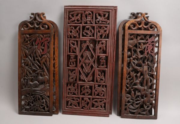 6 Wandkassetten (China), Holz durchbr. geschnitzt (Tier- und florale Motive), versch. Ausf.