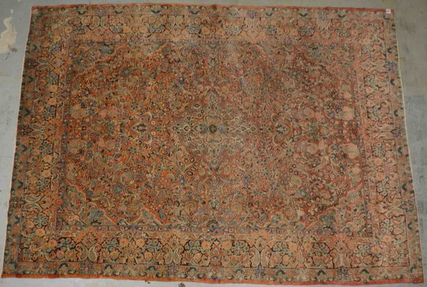 Antiker Sarough, mittelfeine Kn., floral durchgemustert, in Beige-Orange/Blau, mit Abrasch
