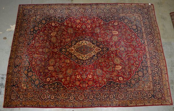 Großer Keshan, alt, mittelfeine Kn., gleichm. Flor - guter Zust.; Maße 446 x 324 cm