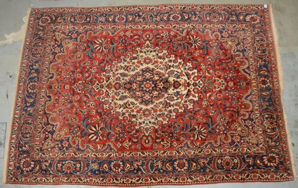 Bakhtiari, feste Kn., Flor in gutem Zustand; Maße 420 x 300 cm (kl. Gebrauchsspuren)