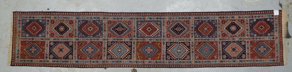 Yalameh-Galerie (Iran), in gutem Zustand; Maße 292 x 58 cm - mit Zertifikat!
