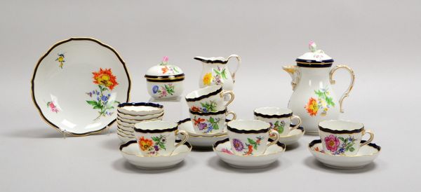 Meissen, Mokkaservice, Dekor 'Deutsche Blume', für 6 Pers., dazu Schale und 8x Schälchen