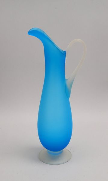 Henkelvase, blaues Glas, mattiert, unsigniert; Höhe 40 cm