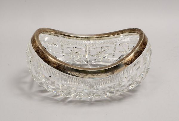 Glasschale, klares Kristallglas, mit Sternschliff und Silber-Montierung, graviert