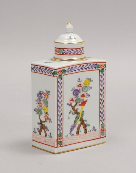 Potschappel/Dresden, Porzellan-Teedose, mit Chinoiserie-Dekor; Höhe 17 cm