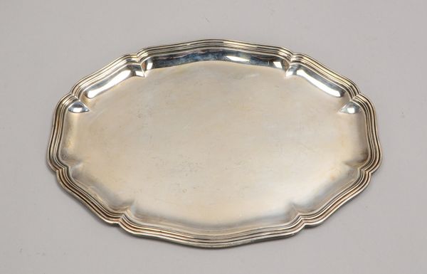 Serviertablett, 835 Silber, Dresdner Barockrand; Maße 21,5 x 29,5 cm, Gew. 375 g