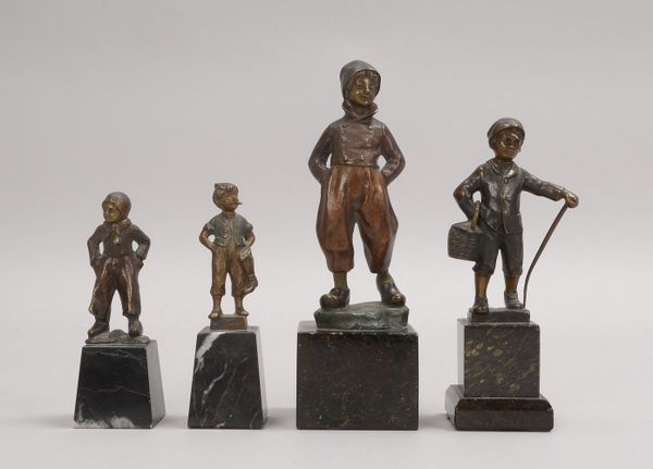 4 kl. Bronzefiguren (Hans Keck, E. Beck, u.a.), 'Jungen - Charakterdarst.', teils sign.