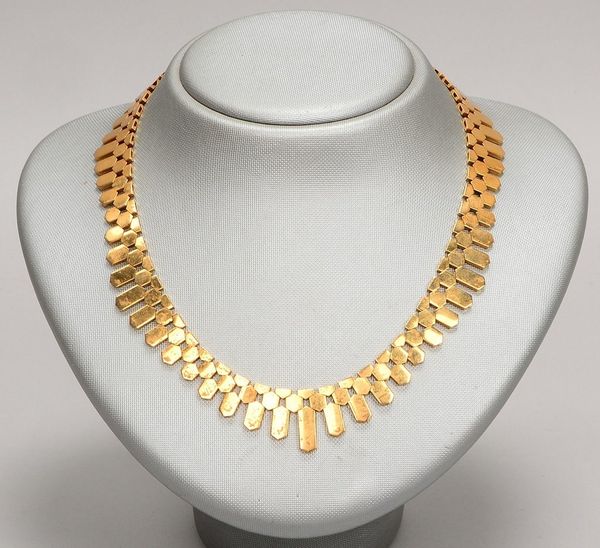 Collier, 750 GG (gest.), flache geometr. Glieder/verlaufend, mit Steckschließe; Gew. 52,60 g