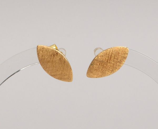 Paar Ohrstecker, 585 GG (gest.), ellipsenförmige Platte/Maße 6 x 13 mm; Gew. 2,80 g