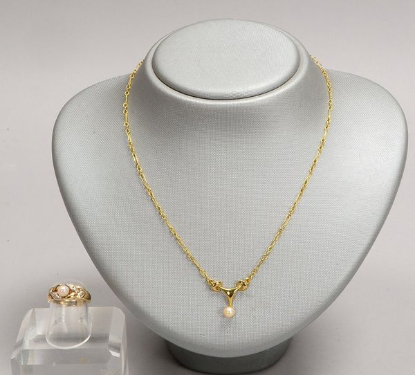 Halskette und Ring, 333 GG, mit Perlenbesatz; Länge Kette ca. 40 cm, RG 55, Gew. 5,65 g