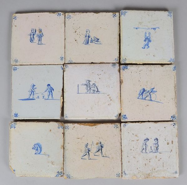 Kl. Konvolut antiker Fliesen (18. Jh.), 9 Stück; Maße jeweils 13 x 13 cm (starke Gebr.-Spuren)