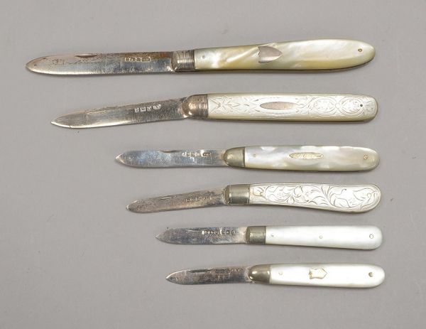 Kl. Taschenmesser-Sammlung, antik, 925 Silber und Perlmutt, 6 Stück