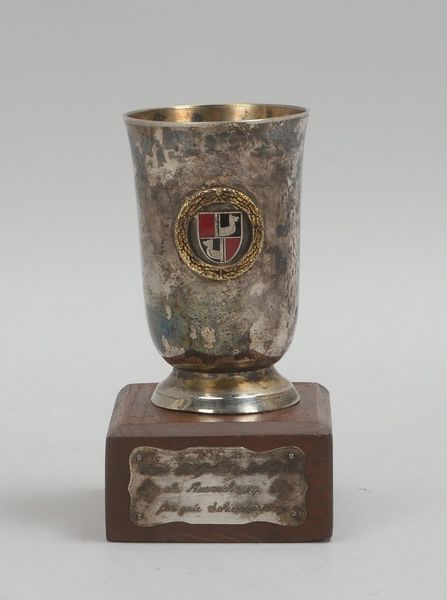 'Kriegsmarine'-Preisbecher ('II. WK'), bez. 'Schlachtschiff Tirpitz, Art.-Waffenpreis 1940'