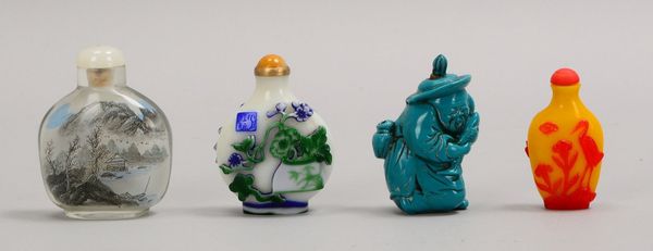 4 Snuff Bottles, verschiedene Materialien/Ausf., Stöpsel teils fehlend/teils nicht orig.