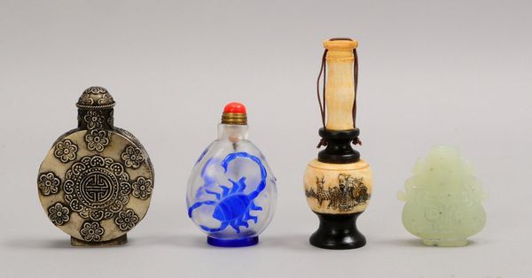 4 Snuff Bottles, verschiedene Materialien/Ausf., Stöpsel teils fehlend/teils nicht orig.