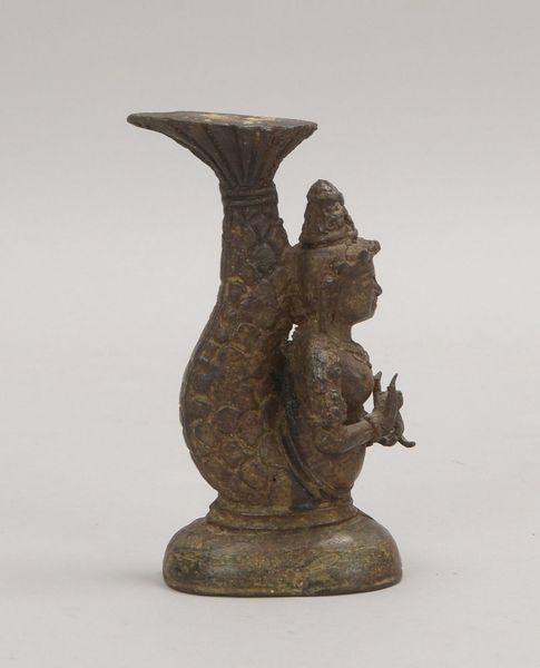 Bronzefigur, 'Weibl. Gottheit mit Fischschwanz' - Hände in Mudra-Haltung