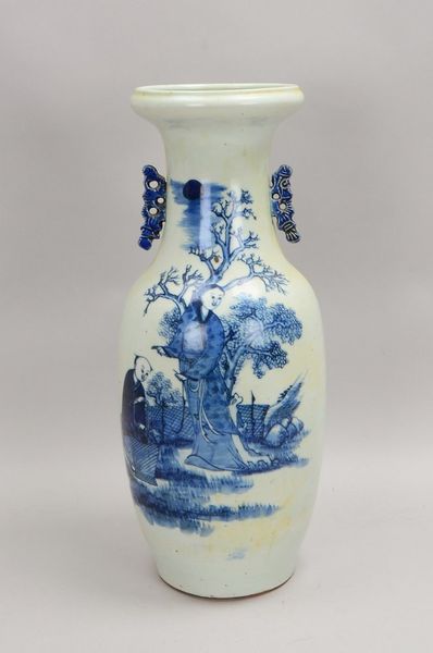 Porzellanvase, ovoider Korpus, Unterglasurmalerei in Blau, 2x Handhaben