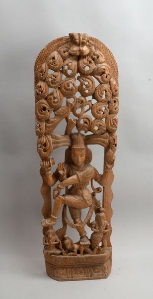 Holzschnitzerei, '4-arm. Shiva mit Gefolge', halbplast./durchbr. - mit Wandkonsole