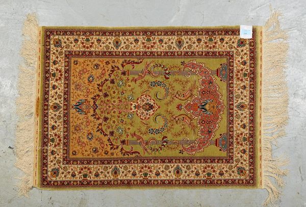 Hereke, Seide auf Seide, sehr feine Kn., ca. 1 Mio Kn./qm, sign., in gutem Zustand