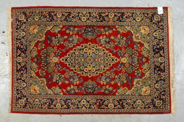 Orientbrücke, mittelfeine Kn., gleichm. Flor - in gutem Zust.; Maße 158 x 108 cm