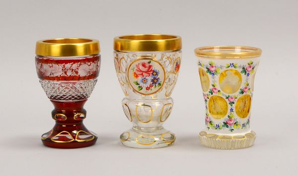 3 Badegläser/Ranftbecher, Glas teils geschliffen, mit Goldrand; Höhe 12/13 cm