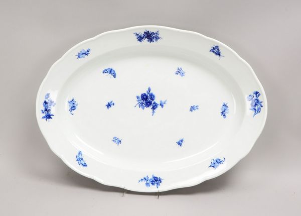 Meissen (Schwertermarke, um 1860/II. Wahl), große Fleischplatte; Maße 53 x 38 cm