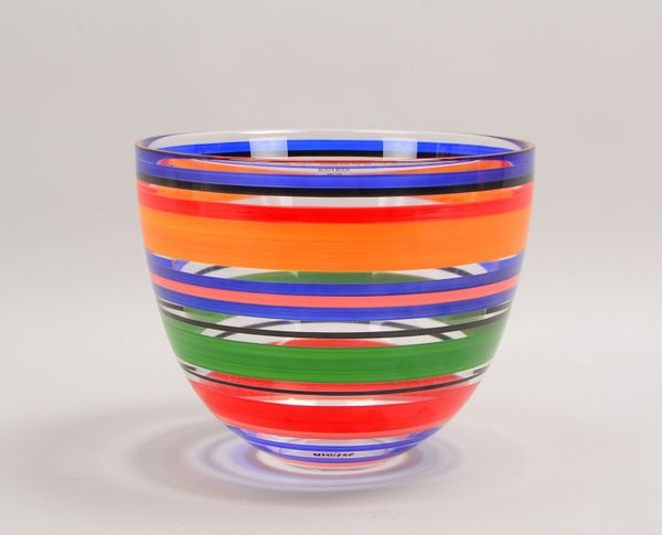 Kosta Boda, Schale, Klarglas mit farb. Streifen, Entw. U. Hydman-Vallien; Höhe 22 cm