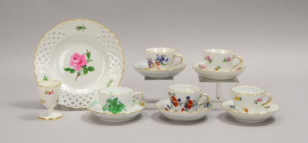 Meissen, 4x Mokkatassen/UT, Durchbruchschale, Eierbecher; und 1 Herend-Tasse