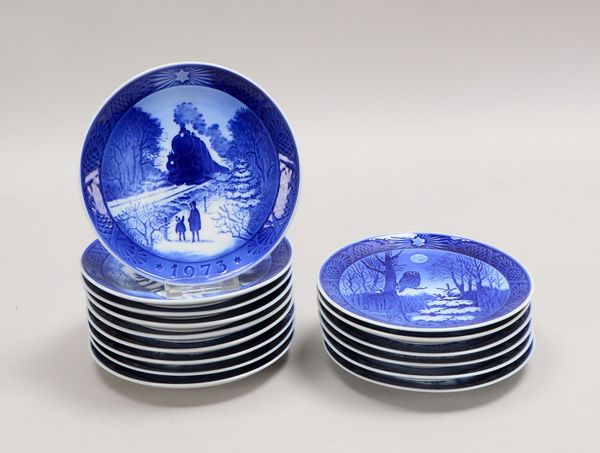 Royal Cop., 15 'Weihnachtsteller' (Jg. 1973 - 1986), versch. Motive, Entw. Kai Lange