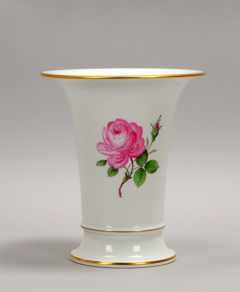 Meissen, Porzellanvase, sog. Kratervase, Dekor 'Rote Rose', mit Goldrand; Höhe 19 cm