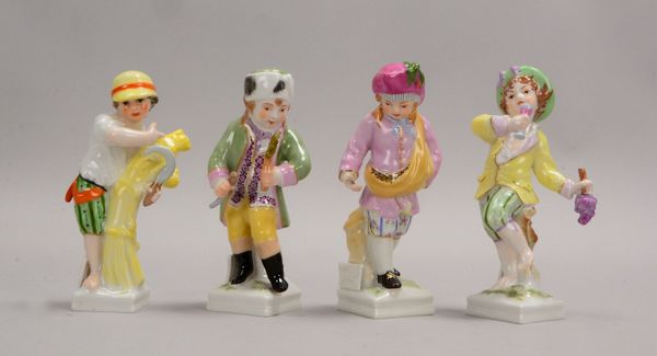KPM Berlin, 4 Porzellanfiguren, 'Monatsfiguren', farbig staffiert, gemarkt
