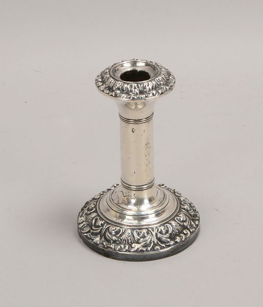 Kerzenleuchter, 925 Sterlingsilber, Rand mit floralem Reliefdekor - gefüllt!; Höhe 13 cm