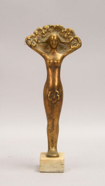 Lewinski, Jakub, Bronzeskulptur, 'Pfauenfrau', auf Marmorsockel, signiert