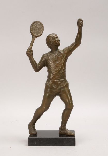 Bronzeskulptur, 'Tennisspieler'. monogr./ligiert 'JB'(?), auf Marmorsockel; Höhe 26 cm
