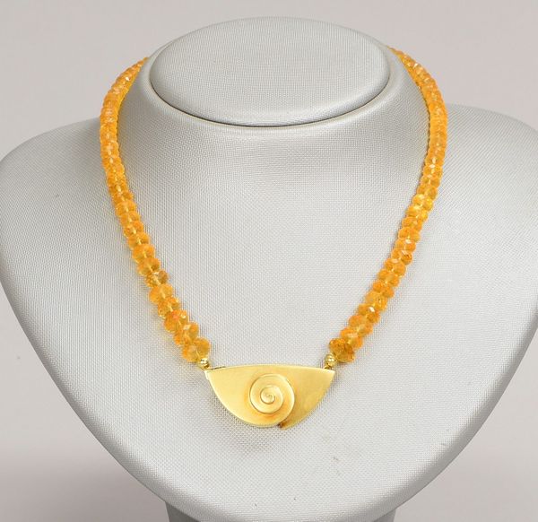 Collier, 750 GG (gest.), fac. Citrinperlen, mit 585 GG-Schließe; Gew. Schließe ca. 10 g