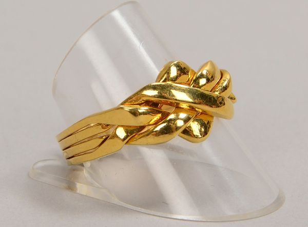 Ring, 750 GG (gest.), geflochtener Ringkopf; RG 64, Gewicht 7,90 g