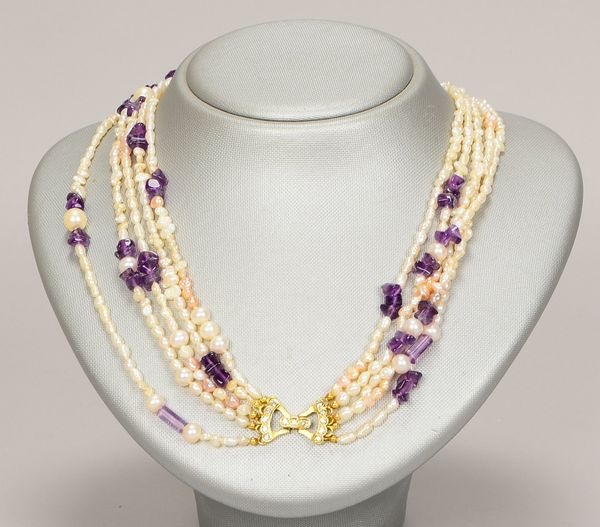 Collier, 5-reihig, mit Perlen/teils mit Amethysten, 585 GG-Schließe mit Diam.