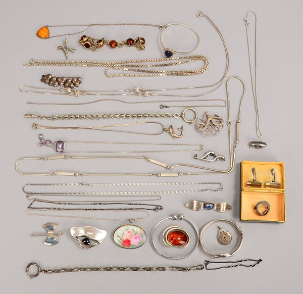 Silberschmuck-Konvolut: Halsketten, Armreife, Broschen, u.a. - versch. Ausf.; Gew. 360 g