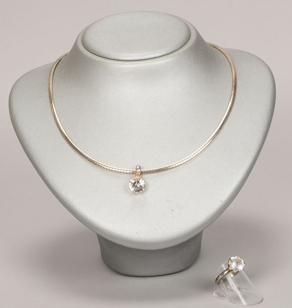 Schmuckset: Collier und Ring, 925 Sterlingsilber, mit Zirkonbesatz; Gew. zus. 18 g