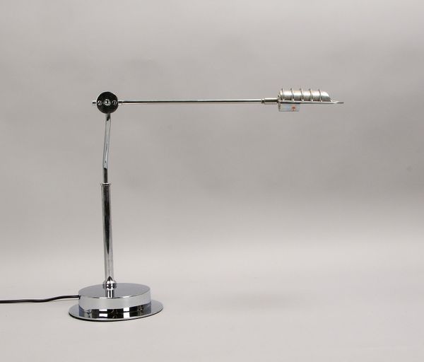 Designer-Schreibtischlampe, schwerer Chrom-Standfuß und Arm - mehrf. verstellbar